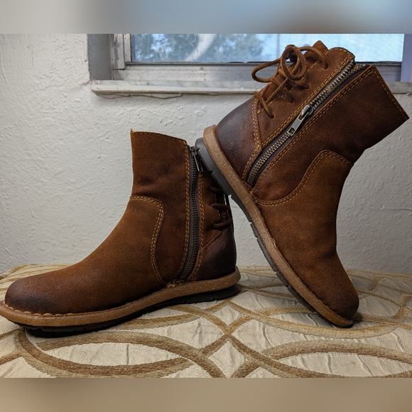Born Taran Boots Womens Sz 5 Tan Distressed Suede Leather Ankle Side Zip Booties - Picture 2 of 9